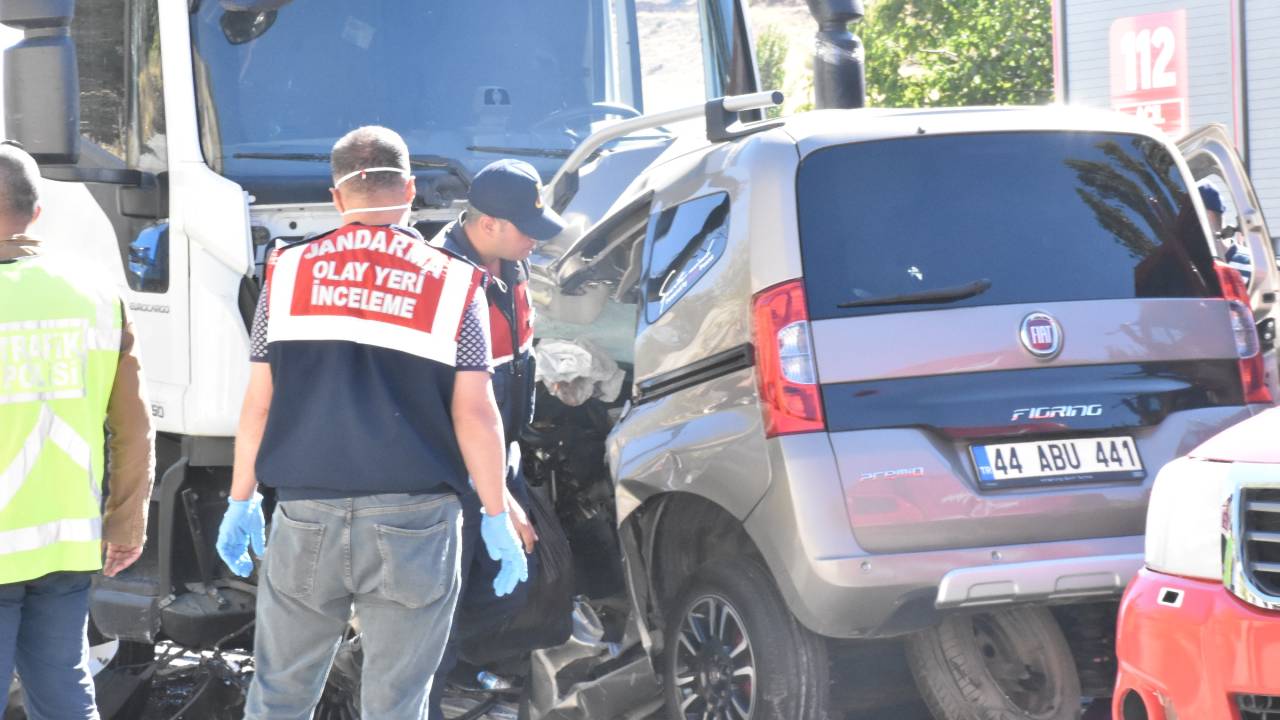 Malatya'da Tatil Dönüşü Kaza: Aynı Aileden 6 Ölü (2) - Yeniden