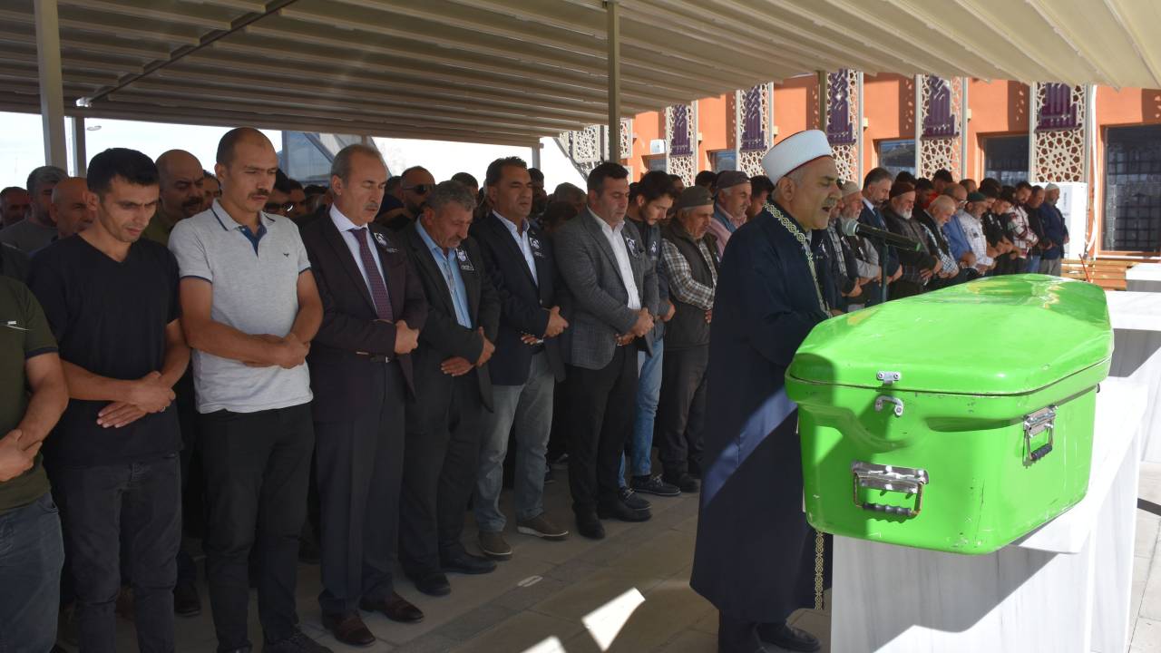 Kazada Ölen Şerife, Sınıf Arkadaşlarının Da Katıldığı Törenle Toprağa Verildi