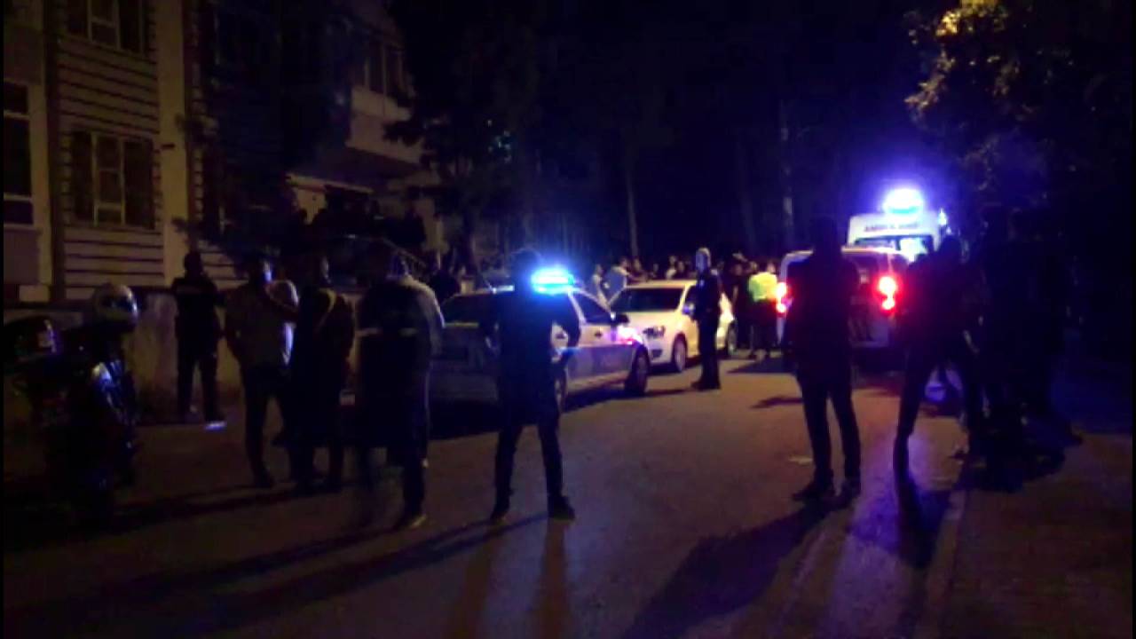 Polisi Sırtından Bıçakladı, Ayağından Vurularak Yakalandı