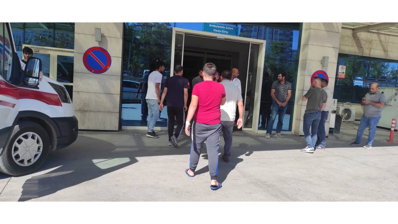 Devrilen Traktörün Römorkunun Altında Kalan Enes Öldü