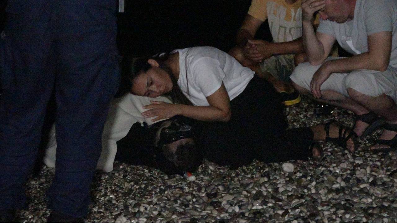 Denizde Boğuldu, Ablası Cesedinin Başında Uzun Süre Gözyaşı Döktü