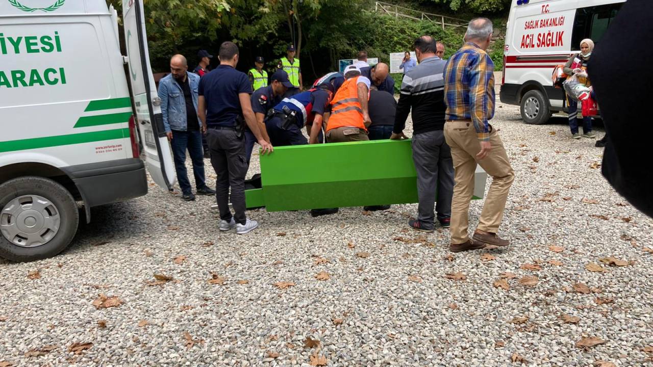 Şelale Ziyaretinde Ağaç Devrilmesiyle 2 Kişinin Ölümüne Soruşturma