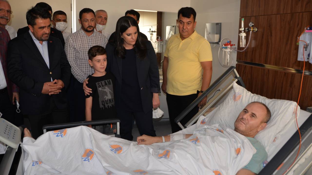 Ak Parti Genel Başkan Yardımcısı Sarıeroğlu'ndan Yaralı Polise Ziyaret