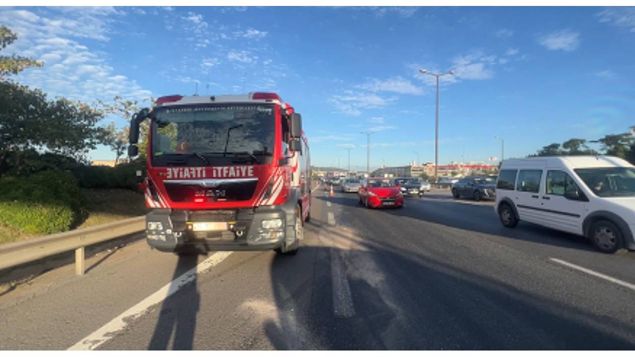 Tem Otoyolu'nda İett Otobüsünde Yangın