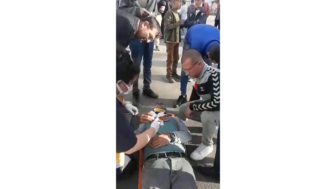 Erzurum’da Asker Ve Öğretmenleri Taşıyan Servis Araçları Çarpıştı: 10 Yaralı