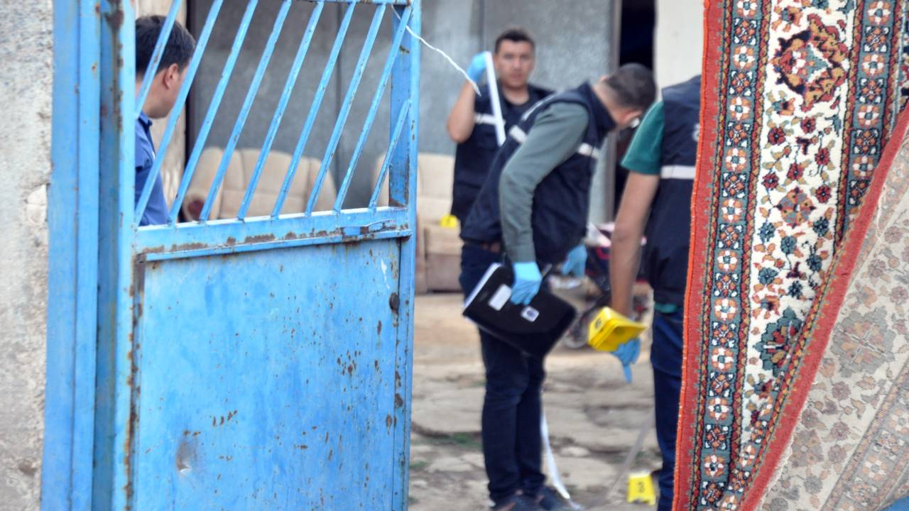 Ziyarete Gittiği Dayısının Bahçesinde Başından Vuruldu