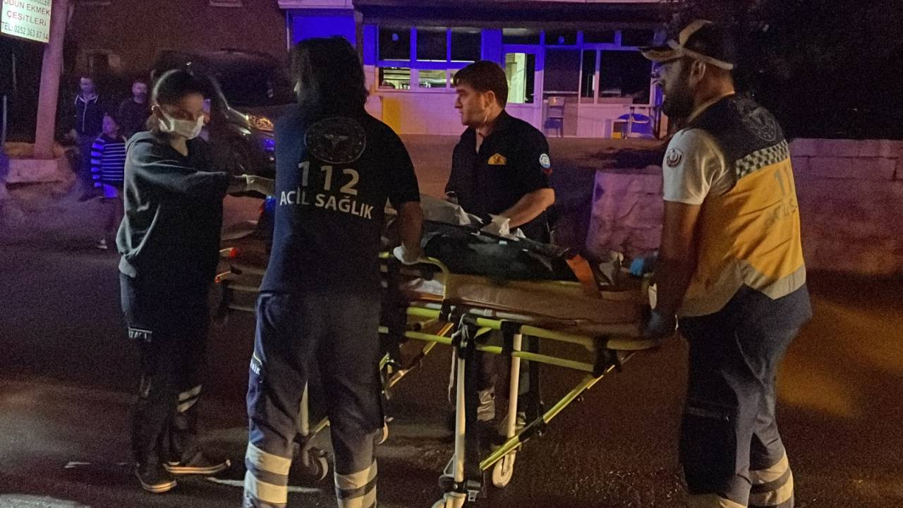 Muğla'da Otomobil İle Motosiklet Kafa Kafaya Çarpıştı: 1 Ölü, 3 Yaralı