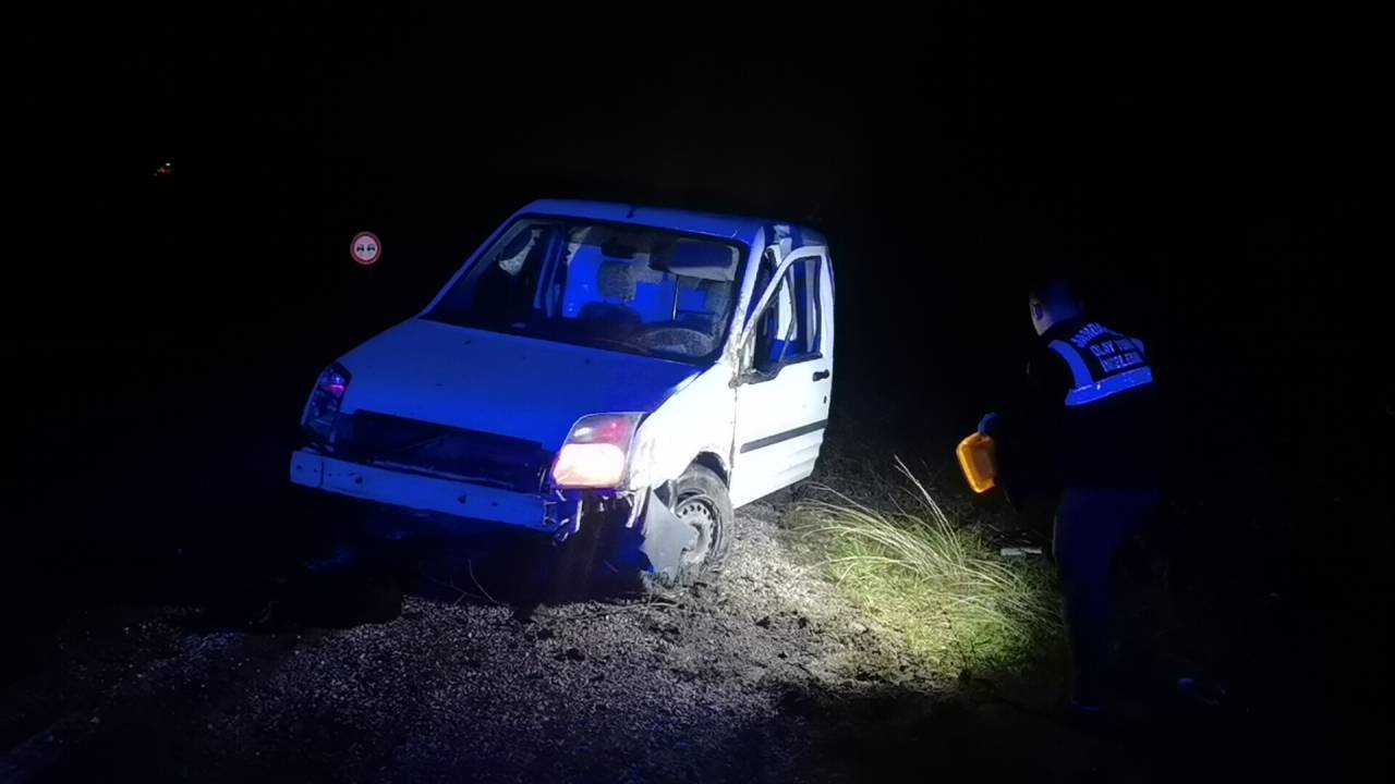 Kontrolden Çıkan Araç Metrelerce Sürüklenerek Yamaca Çarptı: 1 Ölü