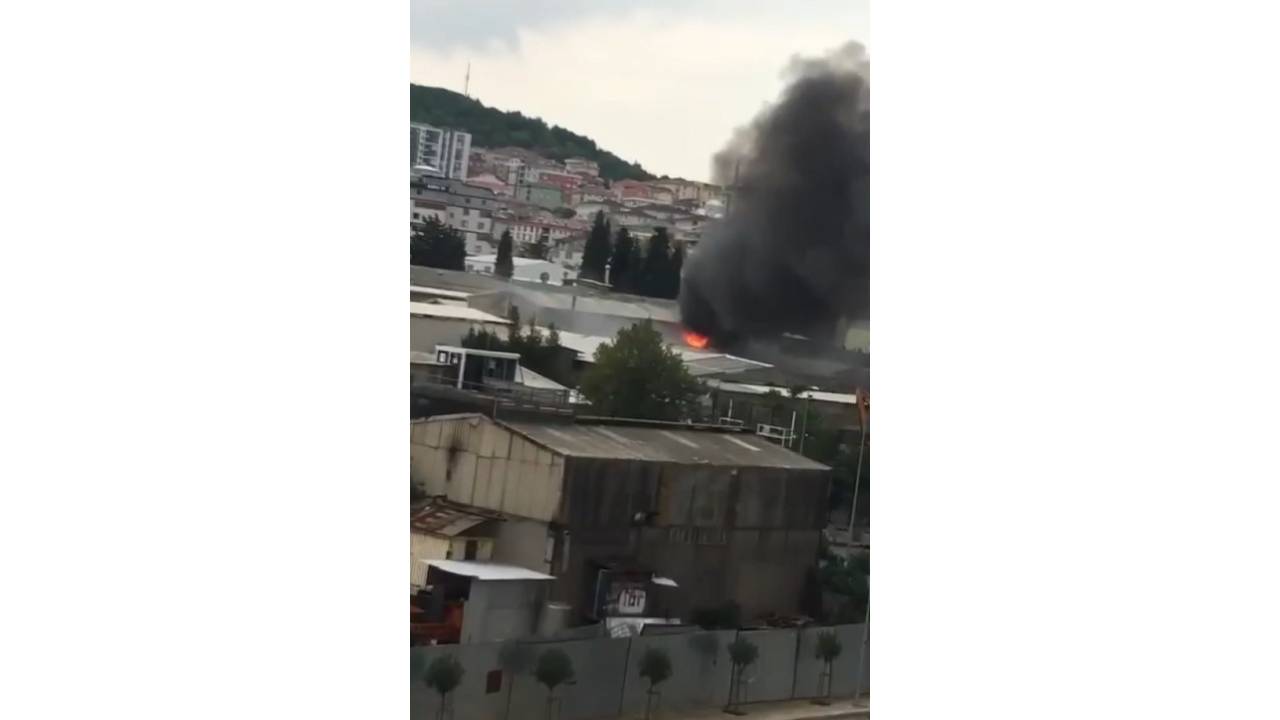 (geniş Haber)pendik'te Fabrika Yangını