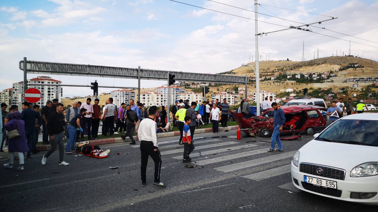Malatya'da Cip İle Otomobil Çarpıştı: 3 Yaralı