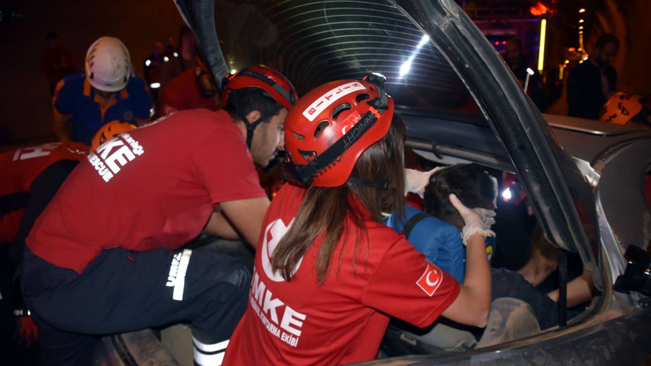 Bitlis’te Tünelde Trafik Kazası Tatbikatı