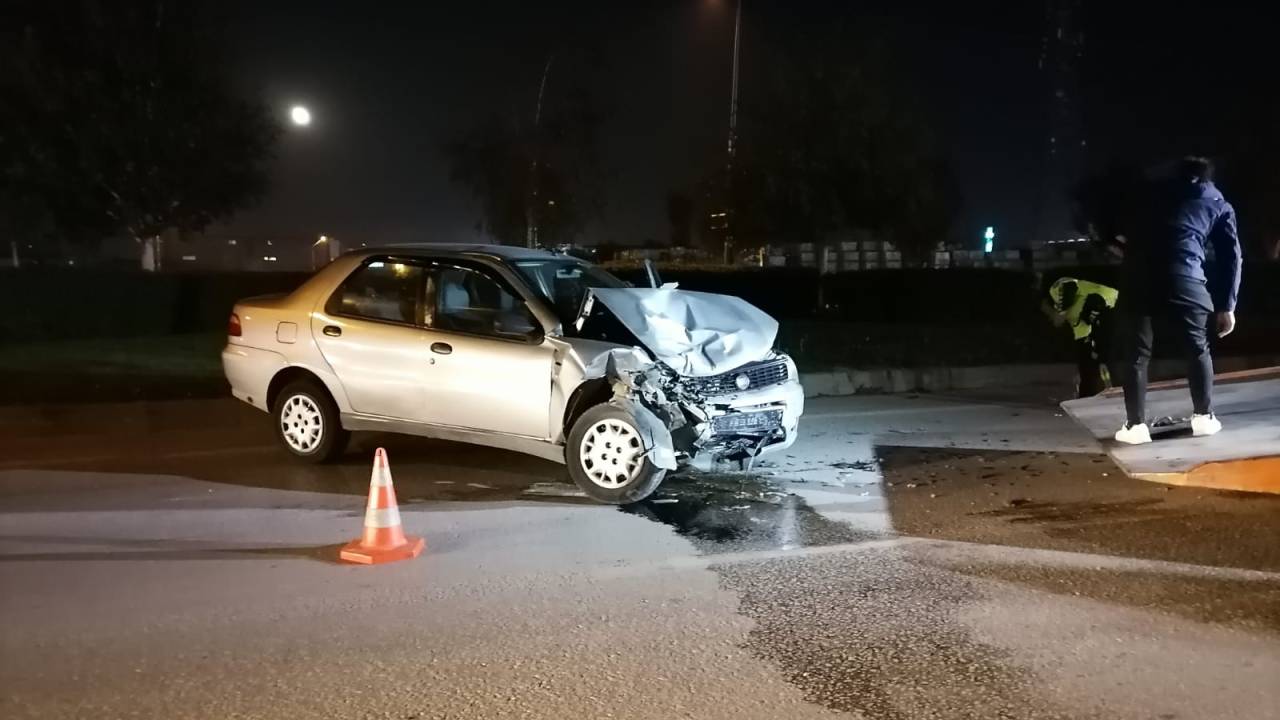 Bursa'da Kaza: 3 Yaralı