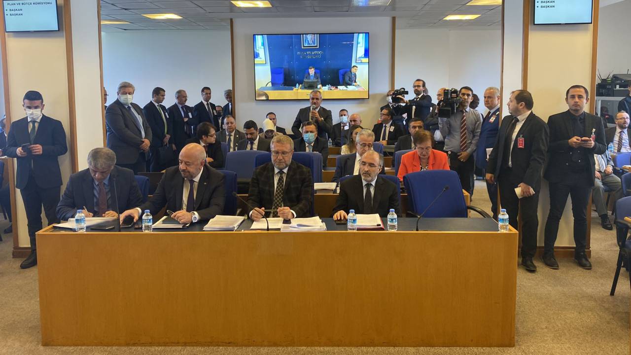 Ak Parti'li Tan: Öğrenci Ne Kadar Kredi Aldıysa O Kadar Borçlanacak