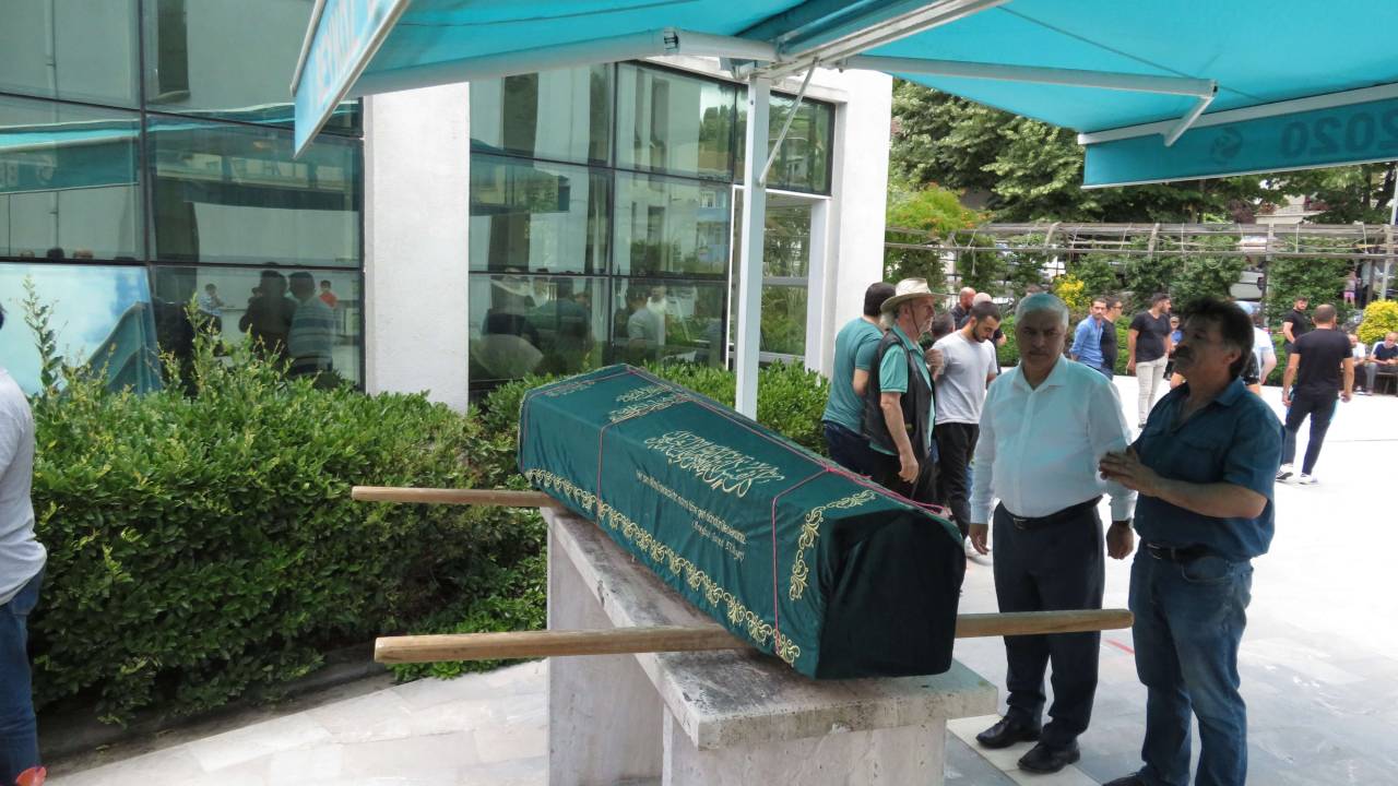 Çanakkale'de Öldürülen Şoför Şerif Eker Son Yolculuğuna Uğurlandı