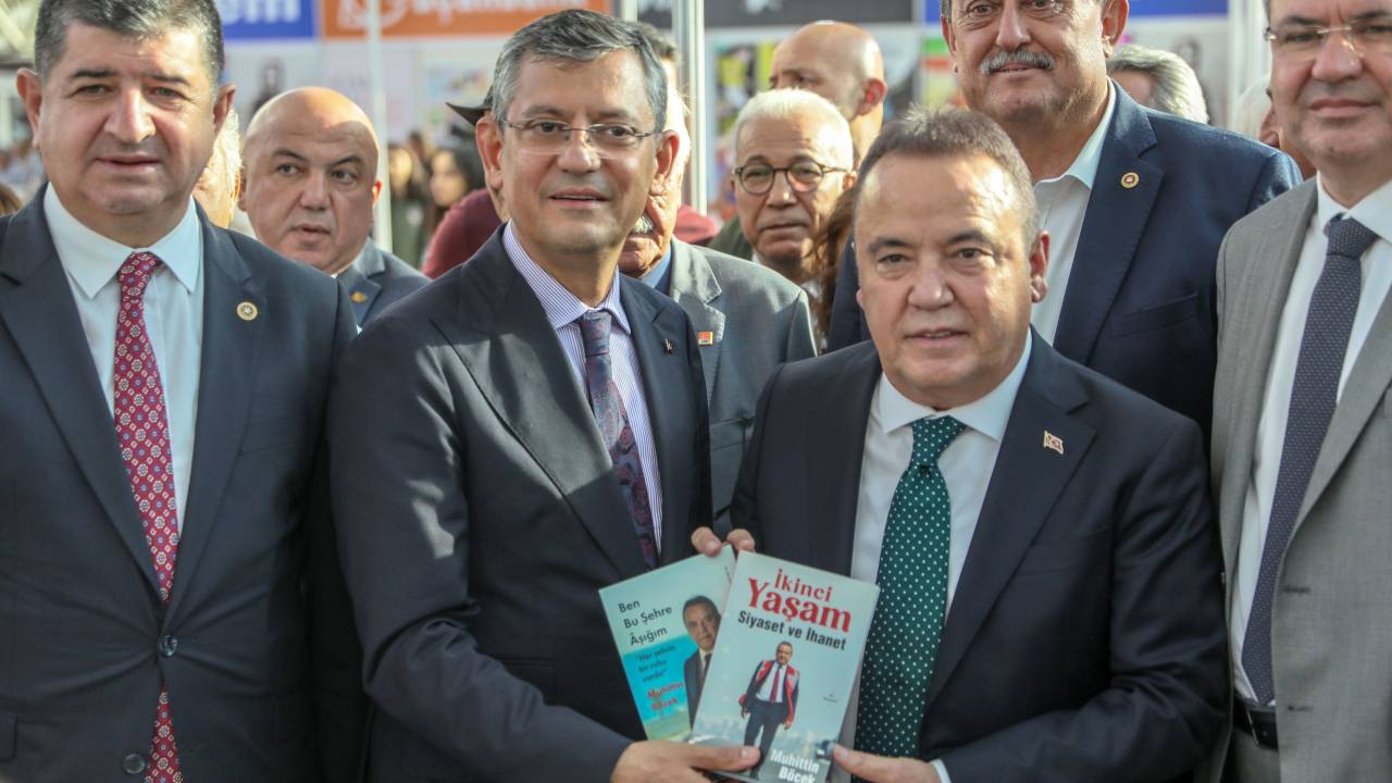 Özgür Özel: 100'üncü Yılda Cumhuriyet Balosu, Çankaya Köşkü'nde Olacak (2)