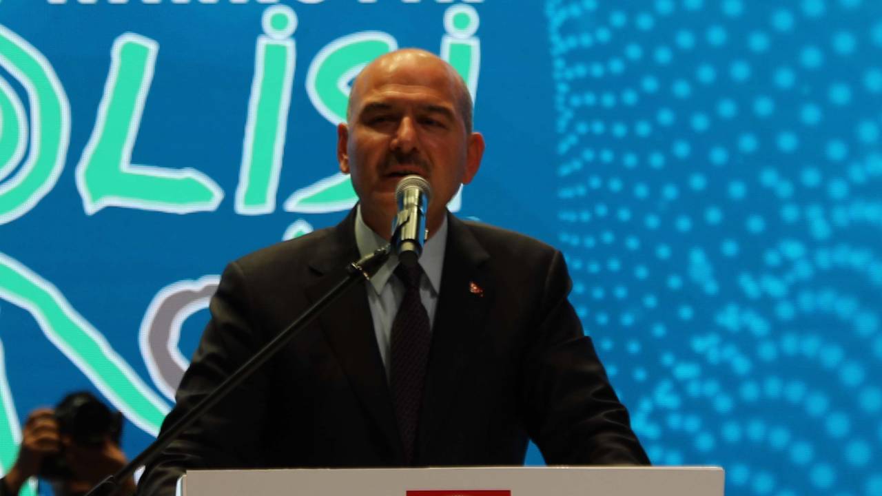 Bakan Soylu: Yine Söylüyorum; Uyuşturucuyu Okul Önlerinde Kim Satıyorsa Ayaklarını Kırsınlar