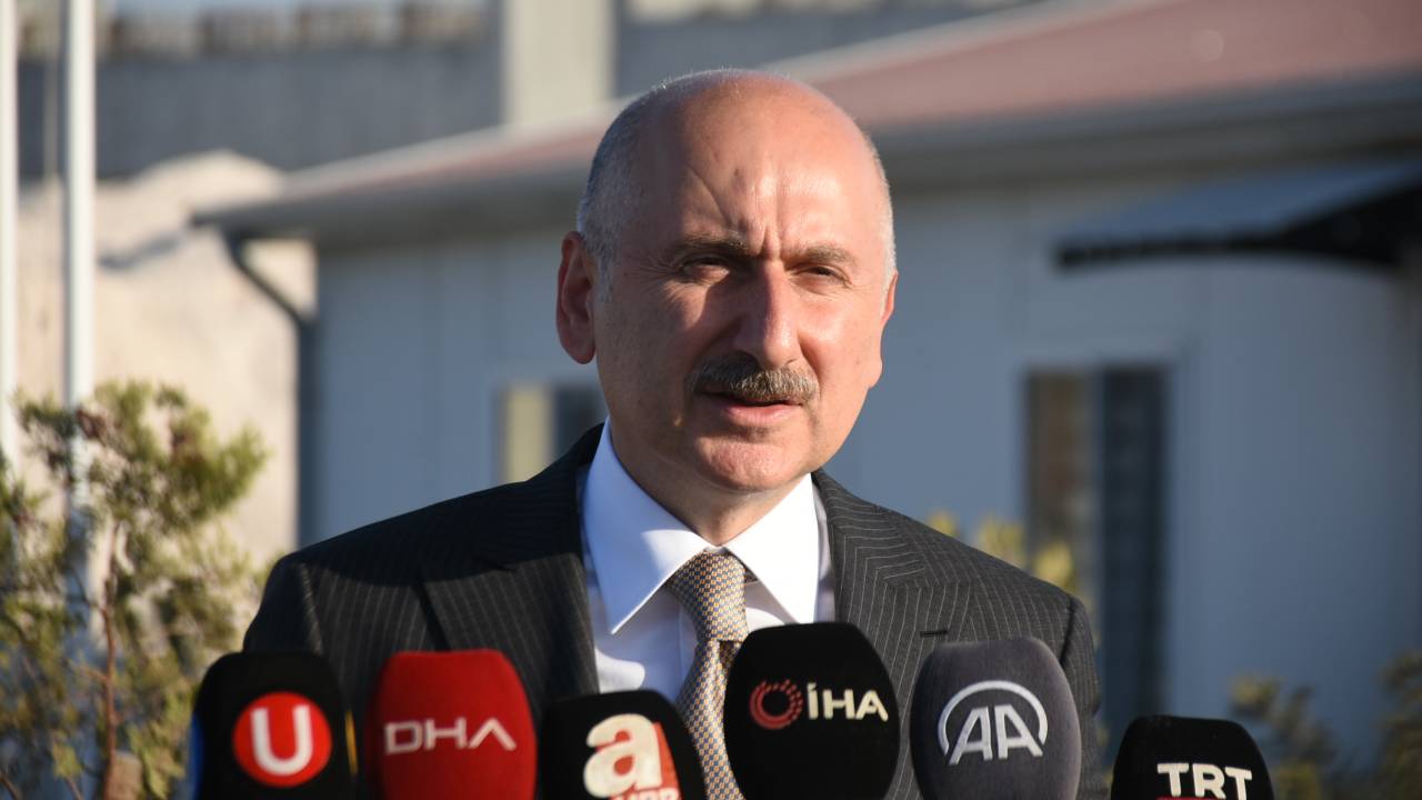 Bakan Karaismailoğlu: Demir Yolundaki Kapasiteyi Artırmamız Gerek