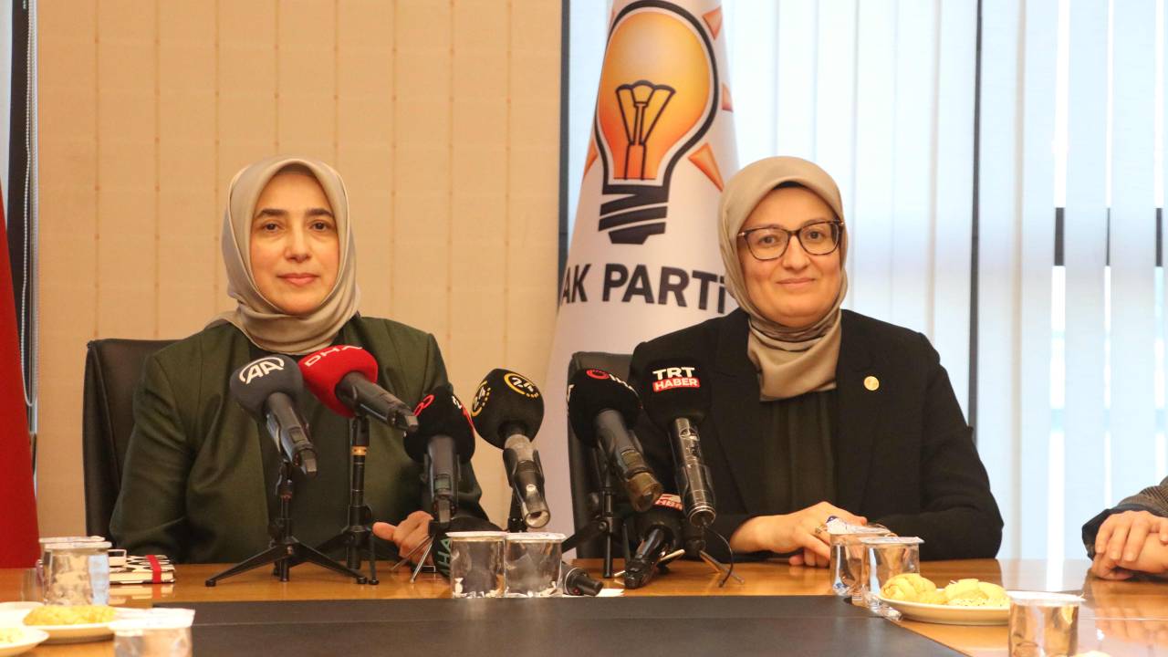 Özlem Zengin, Genel Başkan Yardımcılığı Görevini Belgin Uygur'a Devretti