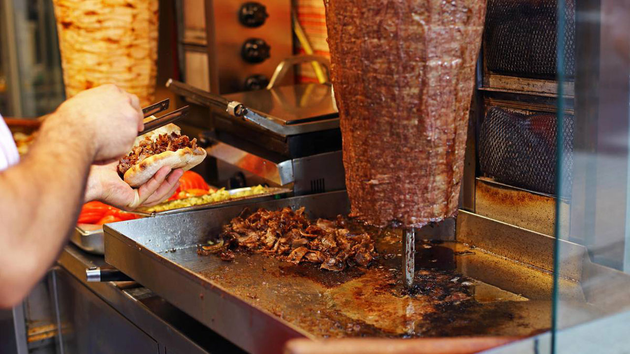 İki Fransız'ın Türk döneri yemek için yaptıkları şaşırttı