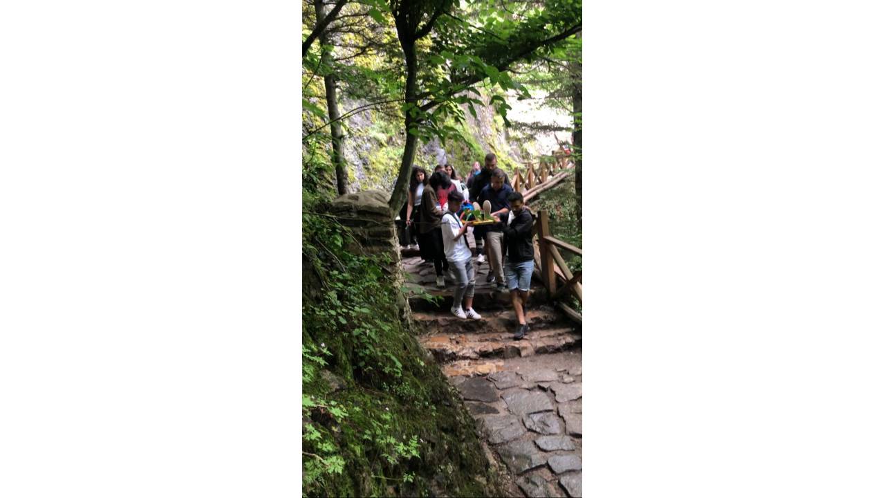 Sümela Manastırı'na Gidilen Patikada Taş Düştü; 2 Yaralı