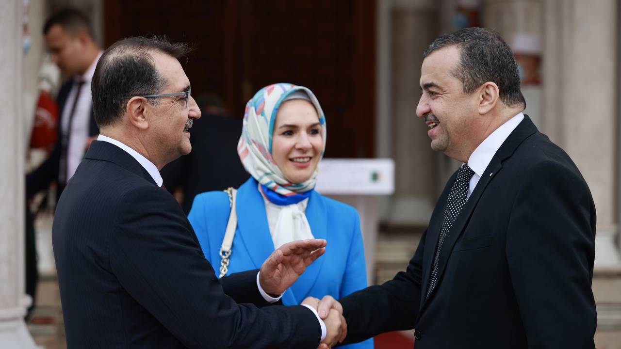Bakan Dönmez, Cezayir Cumhurbaşkanı Tebbun ile bir araya geldi