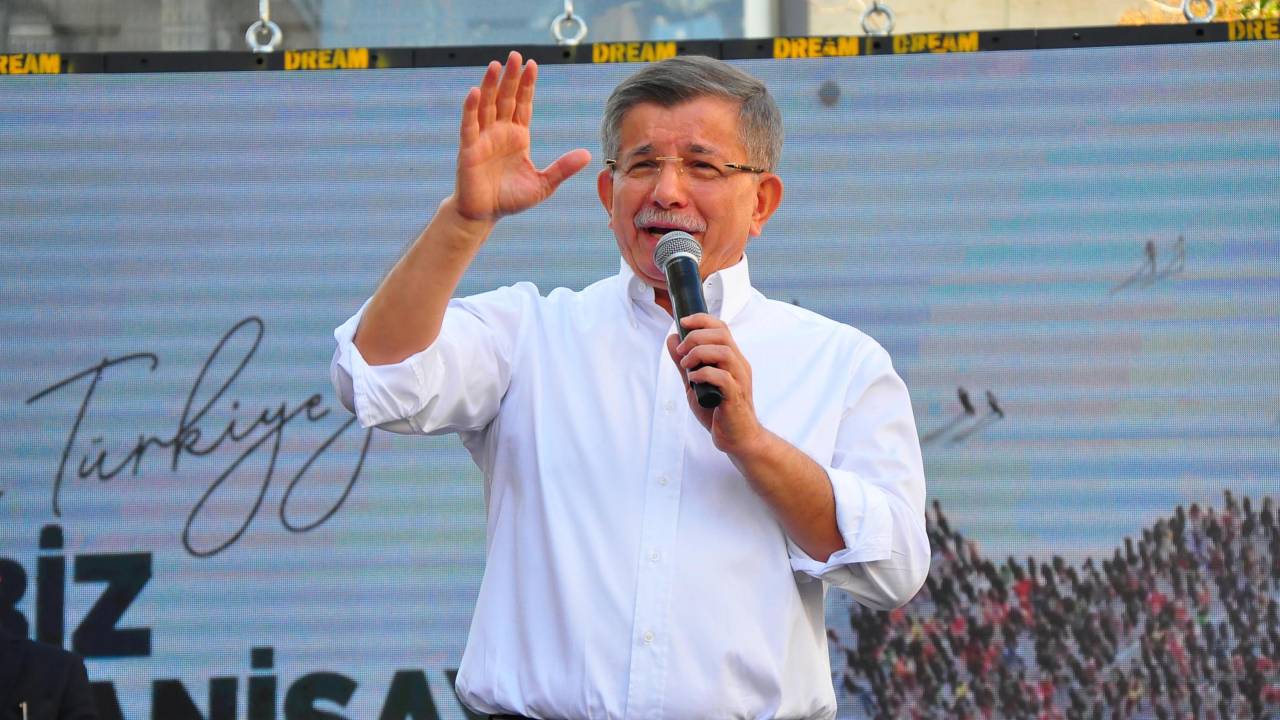 Davutoğlu, Manisa'da gençlere seslendi