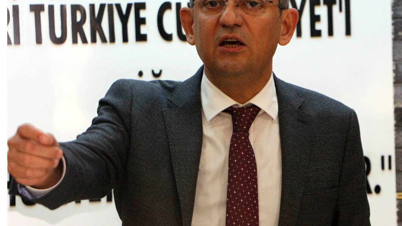CHP'li Özel: Bildiğini açıklamıyorsan, görevini kötüye kullanıyorsun
