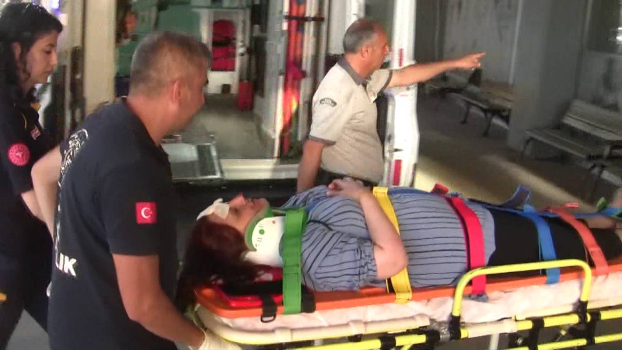 Kontrolden Çıkan Otomobil Şarampole Devrildi; Aynı Aileden 5 Yaralı