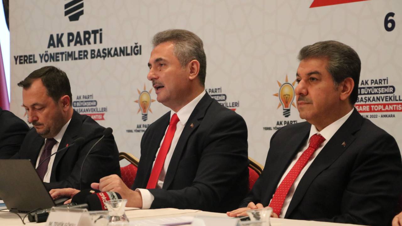 CHP'li 11 büyükşehir belediyesindeki AK Parti'li grup başkan vekillerinden ortak açıklama
