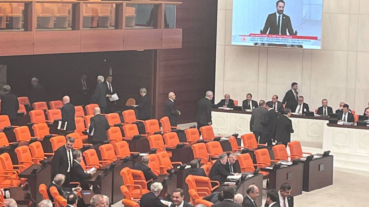 İYİ Parti'li vekiller, bütçe görüşmelerinde Genel Kurul'u terk etti