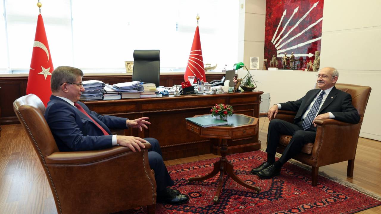 Davutoğlu, Kılıçdaroğlu'nu ziyaret etti