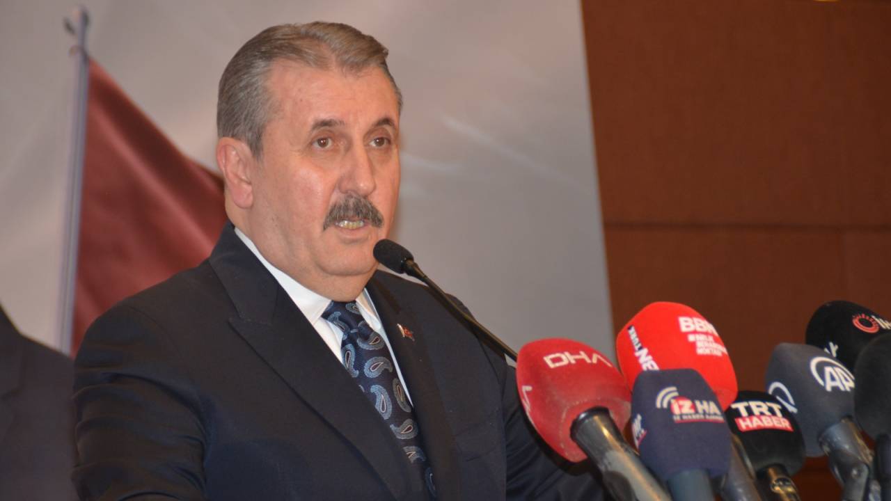 Destici: Asgari ücretin 8 bin TL'nin üzerinde bir rakam olduğunu tahmin ediyorum