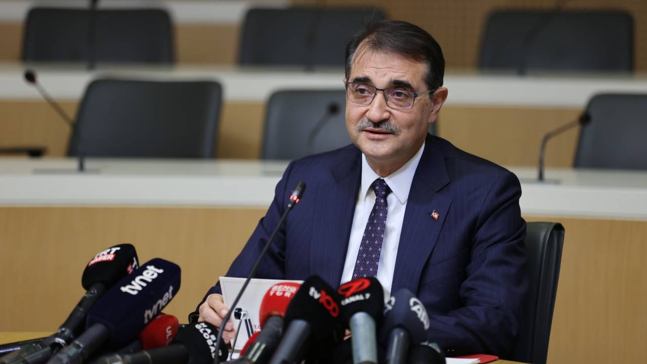 Bakan Dönmez: Karadeniz gazını mart sonu sisteme vereceğiz