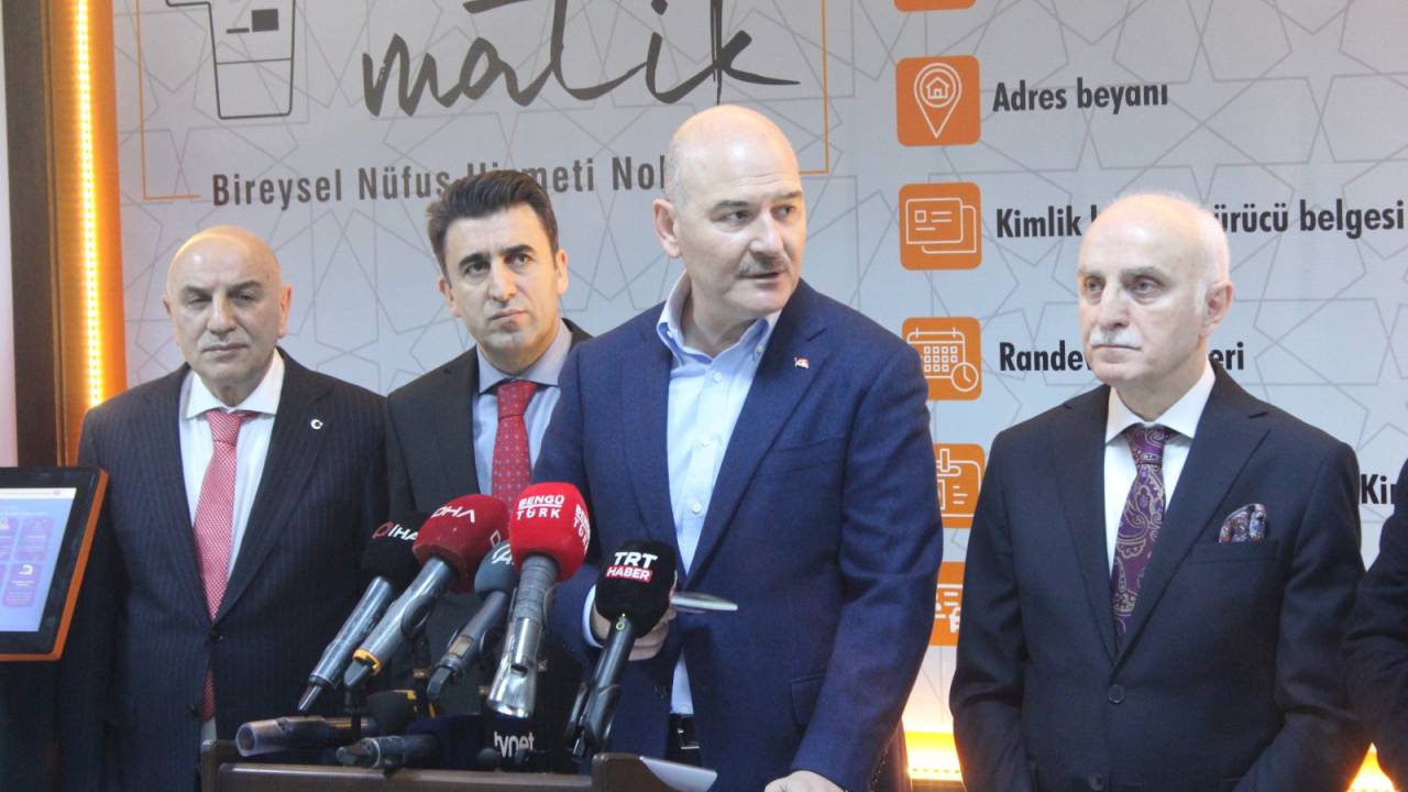 Bakan Soylu: Yeni kimlik kartı olmayanlar bankada işlem yapamayacak