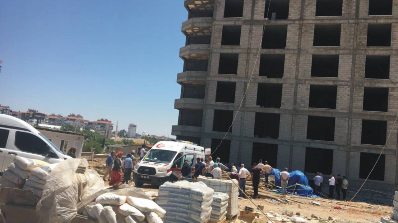 Adıyaman'da 9'uncu Kattan Düşen Kalıp Ustası Hayatını Kaybetti