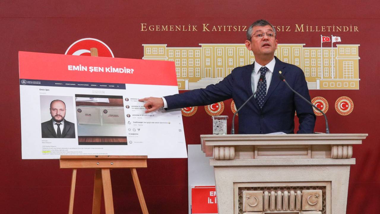 CHP'li Özel: Soylu'nun 8 bin kişilik 'trol ordusu' var