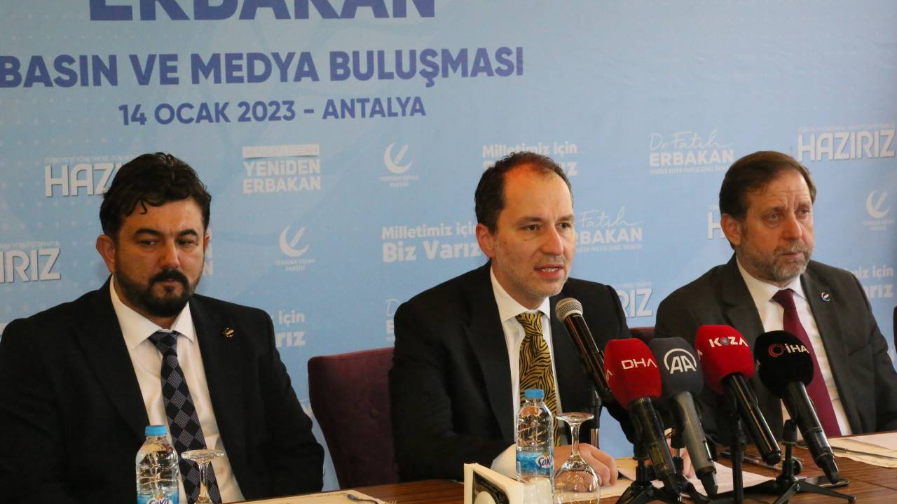 Fatih Erbakan: Tek adam rejimi derken, yağmurdan kaçıp doluya tutuluyorsunuz