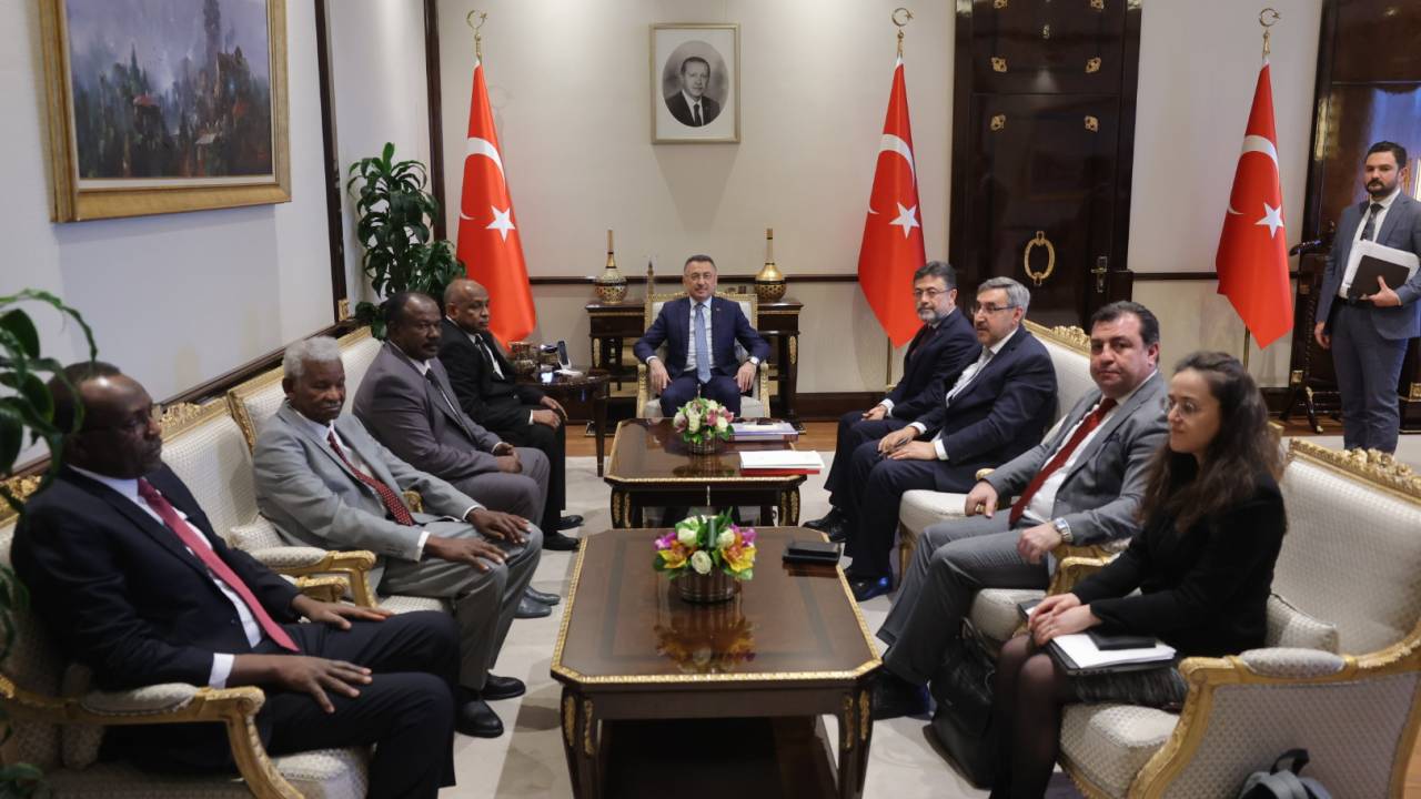 Cumhurbaşkanı Yardımcısı Oktay, Sudan heyetini kabul etti