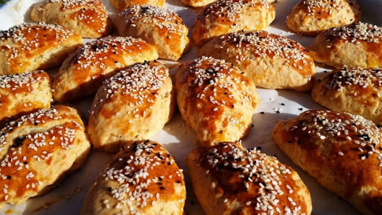 Pastane poğaçasını aratmıyor. Lezzetine asla doyulmuyor.. Puf puf kabarıyor