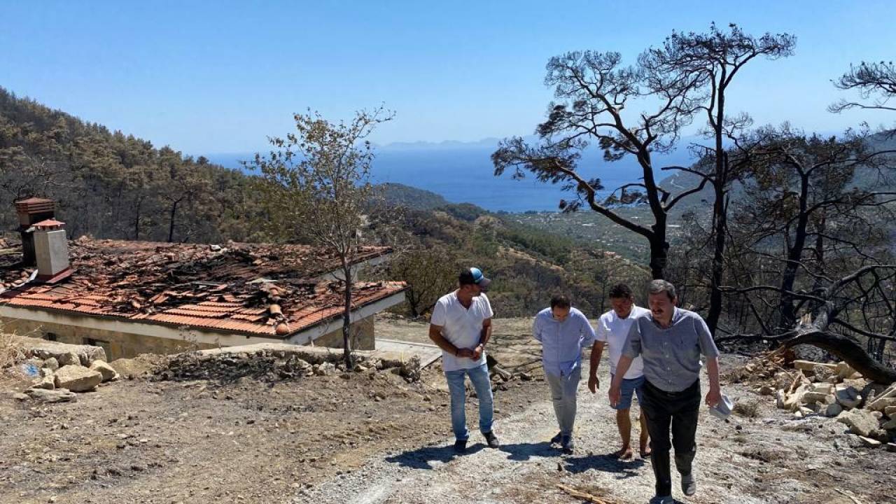 Vali Tavlı, Datça'daki Orman Yangınında Zarar Görenleri Ziyaret Etti