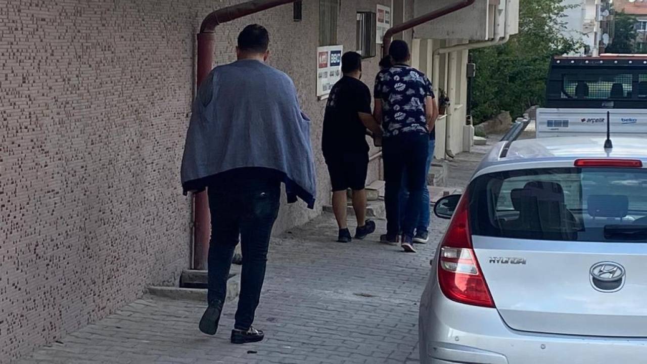 Demir Mazgalının Çalındığı Havalandırma Boşluğuna Düşen Çocuk Yaralandı