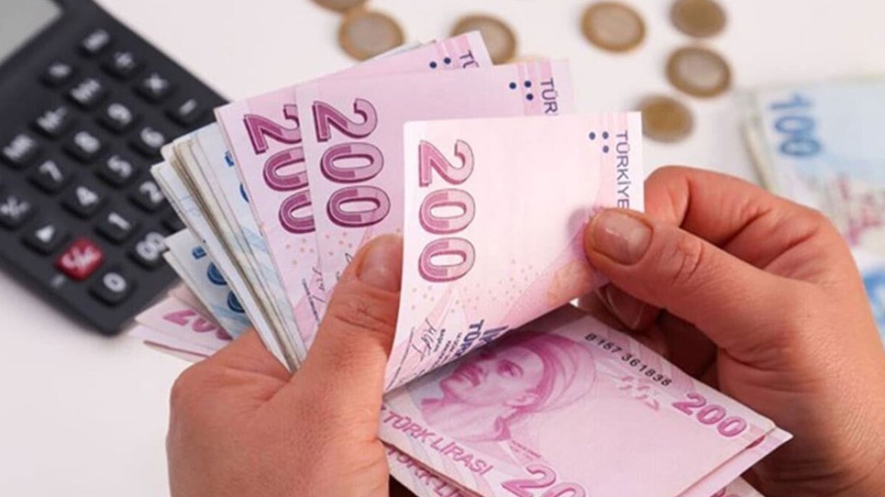 Emeklilere en yüksek promosyon ödemesi yapan banka! Kesenin ağzını iyice açtı