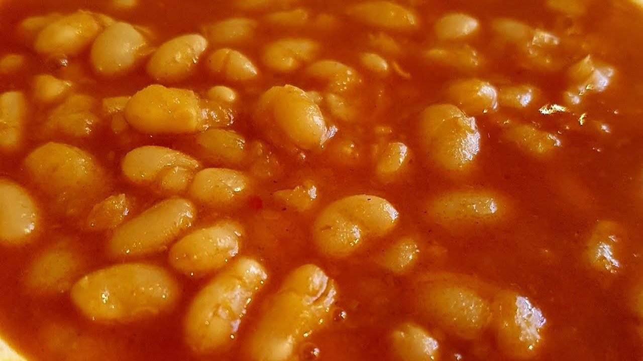 Kuru fasulyenin çok daha lezzetli olmasını sağlıyor. Bir kepçe tencereye ekleyin