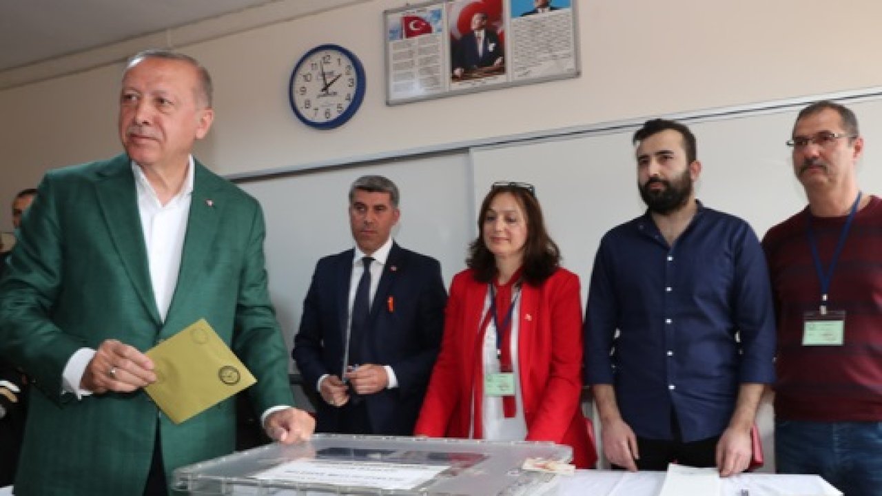 Altılı Masa 'Erdoğan aday olamaz' dedi, ortalık karıştı! AKP'li isimlerin tepkisi büyüyor...