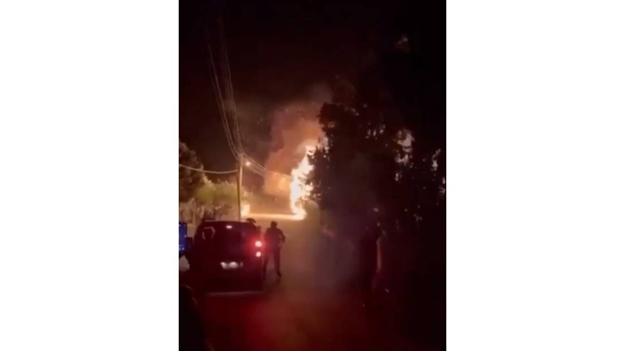 Menderes'te Ağaçlık Alanda Çıkan Yangın Korkuttu