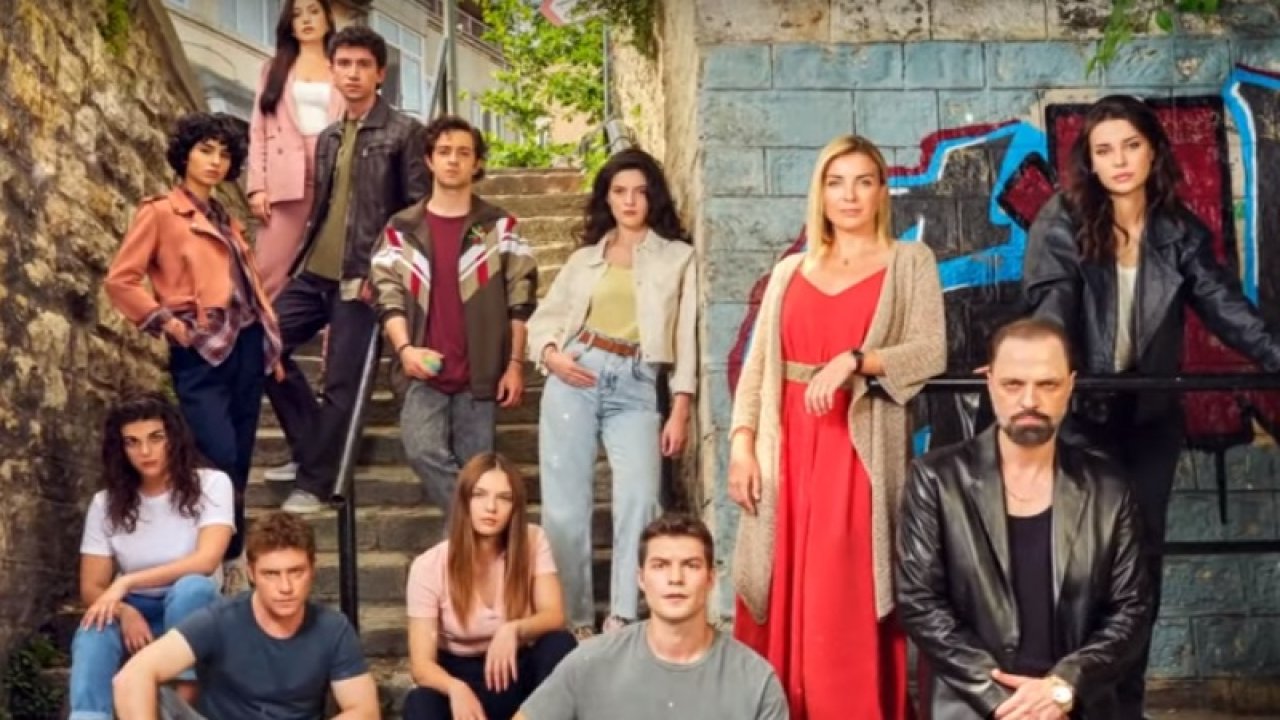 Show TV'nin 'Gelsin Hayat Bildiği Gibi' dizisine sürpriz isim dahil oldu!