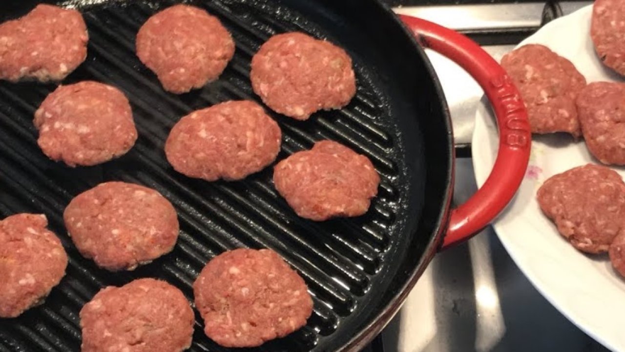 Tavada köfte pişirirken aklınızda bulunsun, ne yağ çekiyor nede yavan oluyor