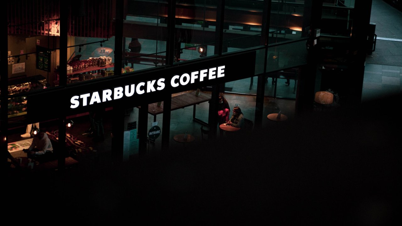 Starbucks'tan 'deprem' tepkileri üzerine gecikmeli taziye mesajı: 'Elimizden geleni yapacağız'