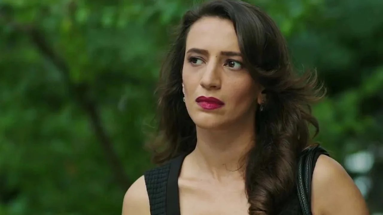 Nihal Yalçın'dan 'Tek Yürek' bağış kampanyasına katılan iş insanlarına sert eleştiri: Kahraman olmasınlar!