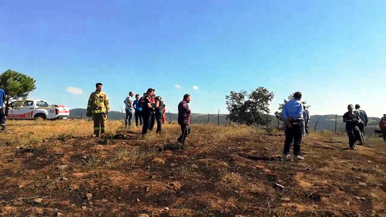 Fırtınada Uçan Çatı Elektrik Tellerini Takılıp, Yangına Neden Oldu